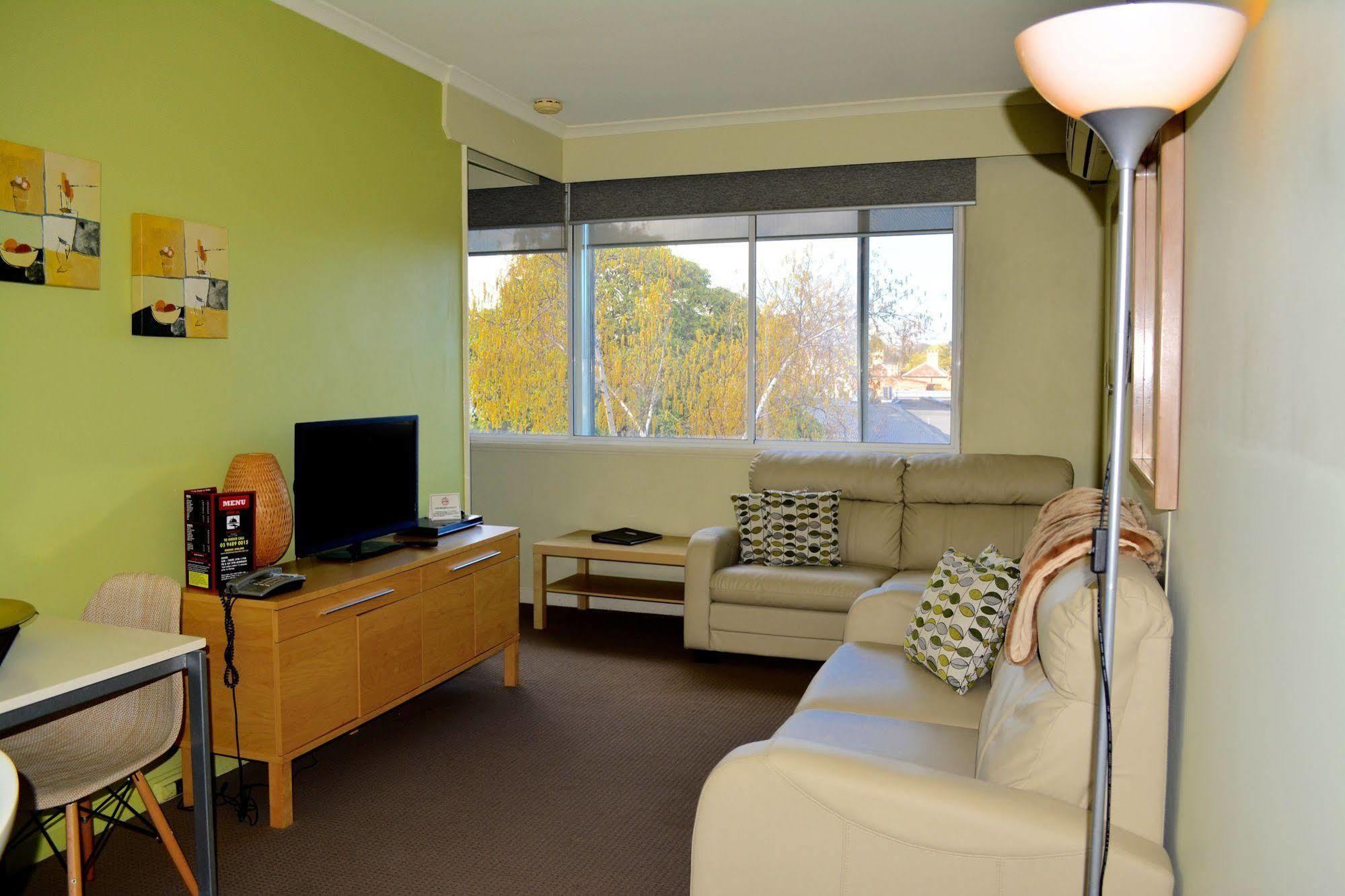 Birches Serviced Apartments Melbourne Exteriör bild
